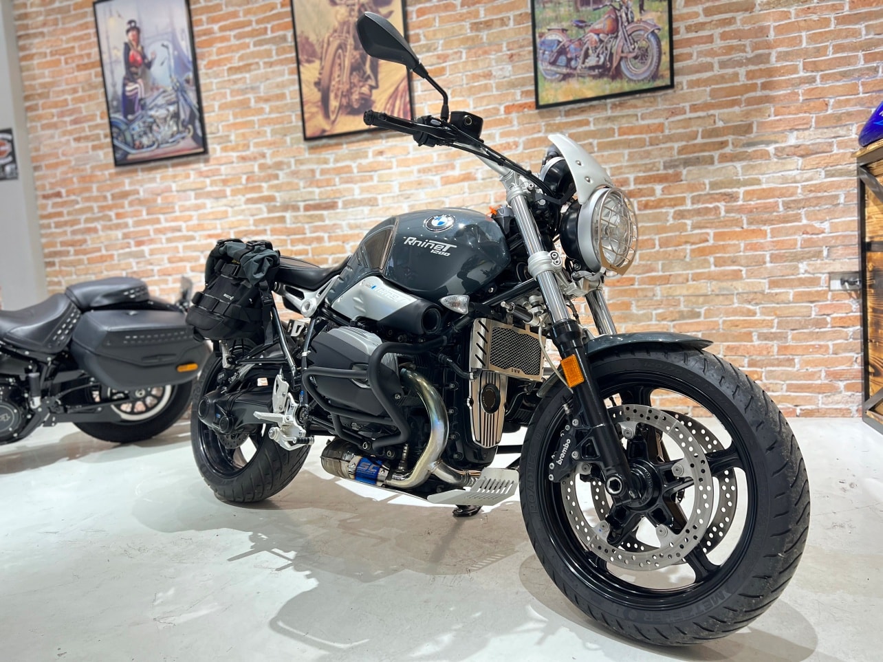 BMW R9T Pure